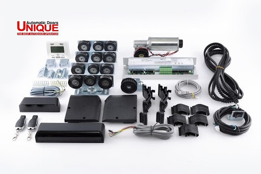 اپراتور درب کشویی یونیک مدل SL‑20 — موتور دانکر با چشم Optex ACC2 و ریموت ۶ کاناله